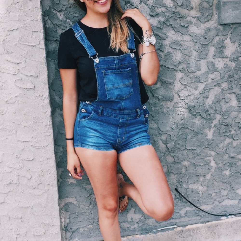 Cute blue shOrt Overalls